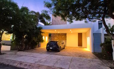 CASA EN VENTA MERIDA, TEMOZON NORTE, PRIVADA ALLEGRA, ENTREGA INMEDIATA