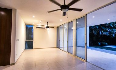 CASA EN VENTA MERIDA, TEMOZON NORTE, PRIVADA ALLEGRA, ENTREGA INMEDIATA