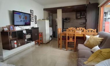 Casa en venta - 2 Dormitorios 1 Baño - Mar del Plata