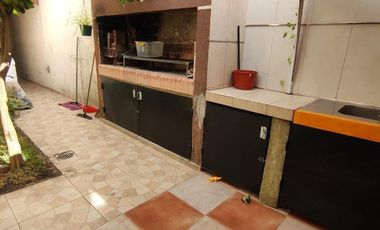 Casa en venta - 2 Dormitorios 1 Baño - Mar del Plata