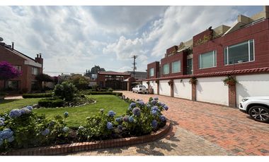 EN RENTA HERMOSA CASA EN COTA