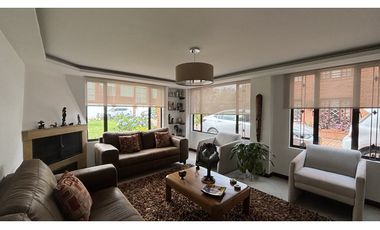 EN RENTA HERMOSA CASA EN COTA