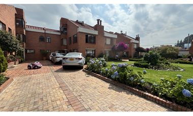 EN RENTA HERMOSA CASA EN COTA