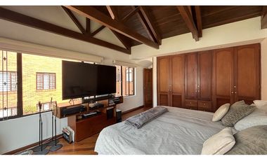 EN RENTA HERMOSA CASA EN COTA