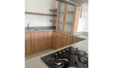 Se Arriendo Apartamento en los Colores, Medellin.