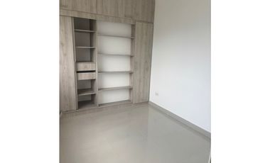 Se Arriendo Apartamento en los Colores, Medellin.