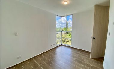 SE RENTA APARTAMENTO EN LA AV 19 NORTE
