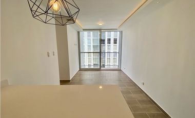 SE RENTA APARTAMENTO EN LA AV 19 NORTE
