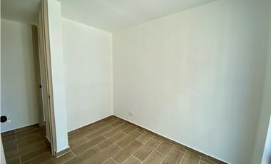 SE RENTA APARTAMENTO EN LA AV 19 NORTE