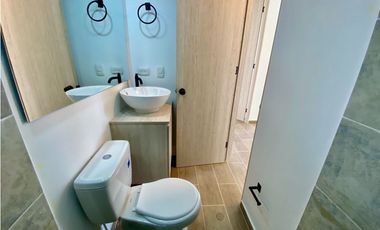 SE RENTA APARTAMENTO EN LA AV 19 NORTE