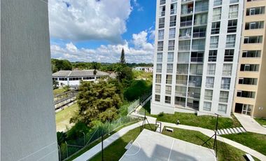 SE RENTA APARTAMENTO EN LA AV 19 NORTE
