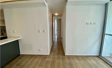 SE RENTA APARTAMENTO EN LA AV 19 NORTE