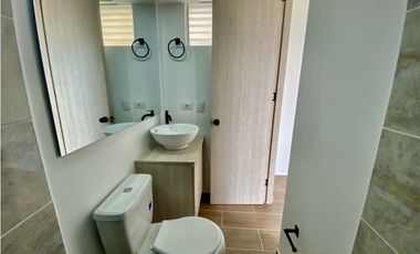 SE RENTA APARTAMENTO EN LA AV 19 NORTE