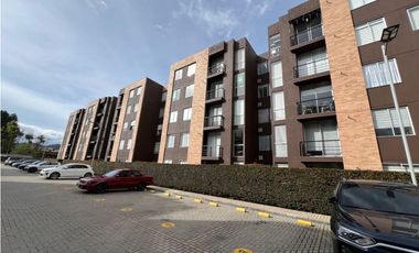 Vendo lindo apartamento primer piso con zona verde