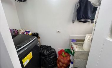 Vendo lindo apartamento primer piso con zona verde