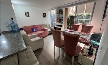 Vendo lindo apartamento primer piso con zona verde