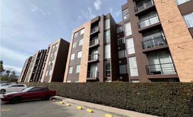 Vendo lindo apartamento primer piso con zona verde