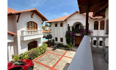 VENTA DE CASA DUPLEX EN VILLA CAMPESTRE
