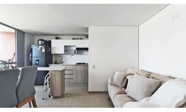 Vendo apto piso alto muy nuevo, linda vista, Sabaneta Loma San José