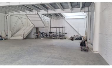 LOCAL EN ZONA COMERCIAL DE KENEDY $29.500. 000 MAS IVA