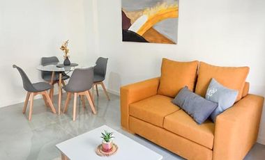 Departamento 2 ambientes, al frente con balcón / Zona centro.