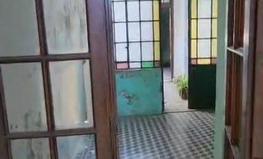 Casa en alquiler - 4 Dormitorios 1 Baño - La Plata