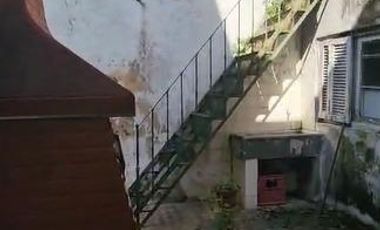 Casa en alquiler - 4 Dormitorios 1 Baño - La Plata