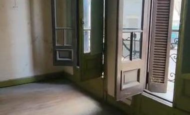 Casa en alquiler - 4 Dormitorios 1 Baño - La Plata