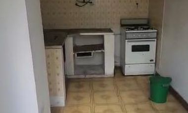 Casa en alquiler - 4 Dormitorios 1 Baño - La Plata