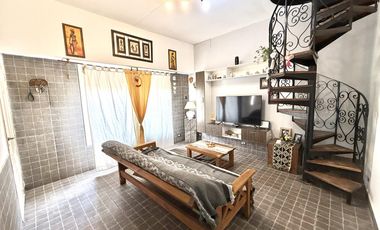 Ph 4 ambientes con entrada independiente al frente y patio en Remedios de Escalada