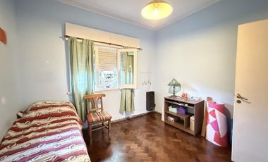 Chalet de 5 ambientes sobre lote de 12x25