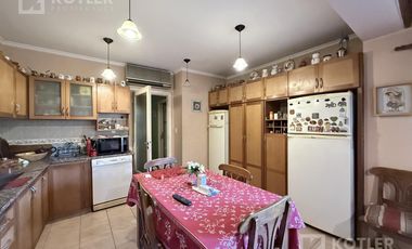 Chalet de 5 ambientes sobre lote de 12x25