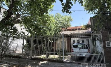 Chalet de 5 ambientes sobre lote de 12x25