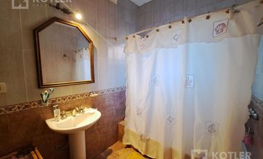 Chalet de 5 ambientes sobre lote de 12x25