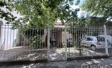 Chalet de 5 ambientes sobre lote de 12x25