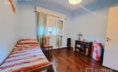 Chalet de 5 ambientes sobre lote de 12x25