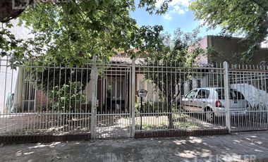 Chalet de 5 ambientes sobre lote de 12x25