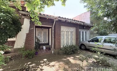 Chalet de 5 ambientes sobre lote de 12x25