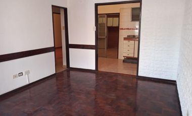 Alquiler de Departamento 3 Ambientes  en Ramos Mejia Planta Baja al frente con patio
