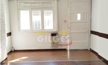 Alquiler de Departamento 3 Ambientes  en Ramos Mejia Planta Baja al frente con patio