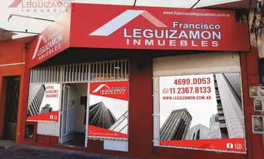 PH AL FRENTE. COCHERA- PATIO - BUEN ESTADO