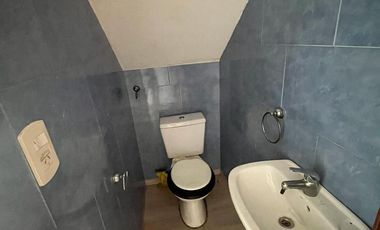 PH AL FRENTE. COCHERA- PATIO - BUEN ESTADO