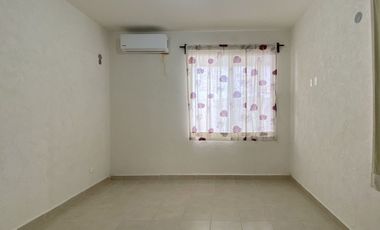 Casa en Venta en Privada Celestún, Fracc. Las Palmas, Kanasín