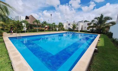 Casa en Venta en Privada Celestún, Fracc. Las Palmas, Kanasín