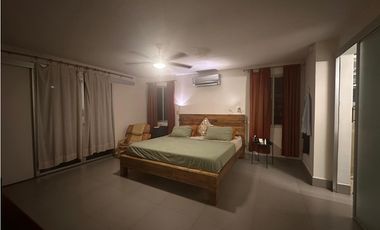 En venta casa de tres niveles en Clayton