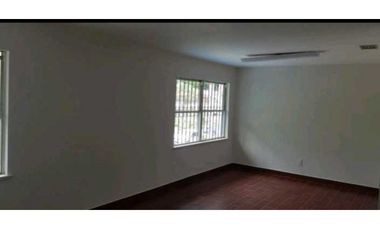 CASA DUPLEX EN CLAYTON 11REC 600M2 USO MULTIFUNCIONAL
