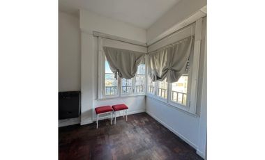 DEPARTAMENTO DE 2 AMBIENTES A LA CALLE CON VISTA A MAR