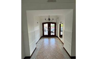DEPARTAMENTO DE 2 AMBIENTES A LA CALLE CON VISTA A MAR