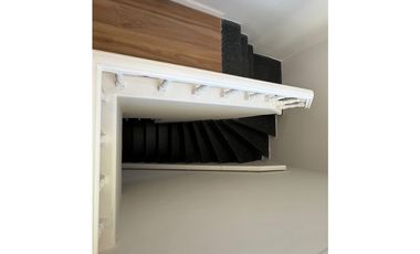 CHALET EN PH 4 AMBIENTES RECICLADO, ZONA PASEO ALDREY