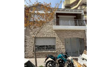 CHALET EN PH 4 AMBIENTES RECICLADO, ZONA PASEO ALDREY